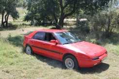 Mazda 323F ����