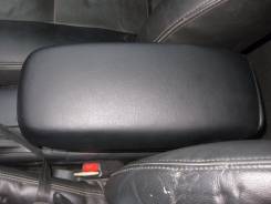 Подлокотник. Toyota Avensis