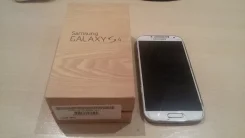 Samsung Galaxy S4. �/�
