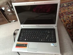 Samsung R520. WiFi: 1, Bluetooth: 1, ����������� �� 5��. ����