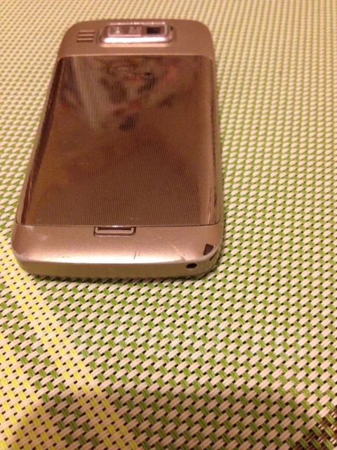 Nokia E72. �/� ����