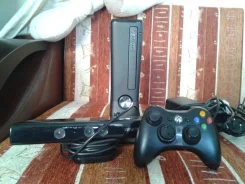 Microsoft Xbox 360 E 4Gb ����