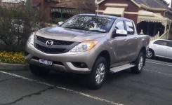 Mazda BT-50 ����