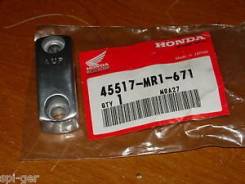 Крышка крепления , кронштейн сцепления и тормоза Honda 45517-MR1-671