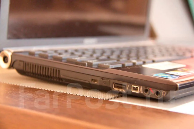 Sony VAIO VGN-Z51VRG. 2,9����, ��� 8 ��, ���� 180���, WiFi: 1, Bluetooth: 1, ����������� �� 4��. ����