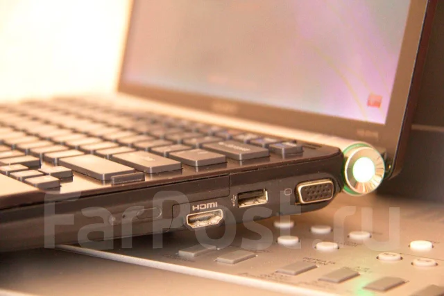 Sony VAIO VGN-Z51VRG. 2,9����, ��� 8 ��, ���� 180���, WiFi: 1, Bluetooth: 1, ����������� �� 4��. ����