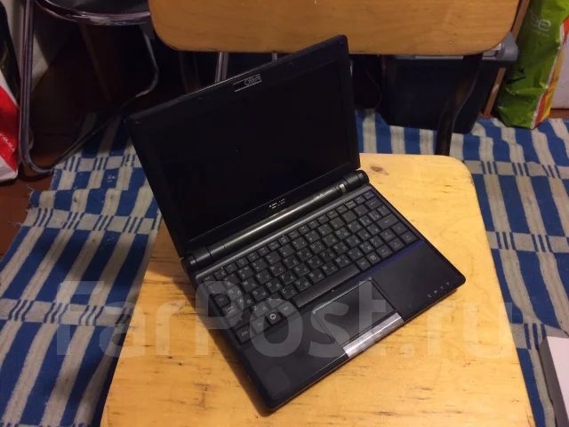 Asus Eee PC 900. 1����, ��� 1024 ��, ���� 20���, WiFi: 1, Bluetooth: 1, ����������� �� 5��. ����