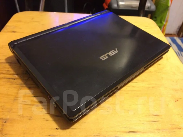 Asus Eee PC 900. 1����, ��� 1024 ��, ���� 20���, WiFi: 1, Bluetooth: 1, ����������� �� 5��. ����