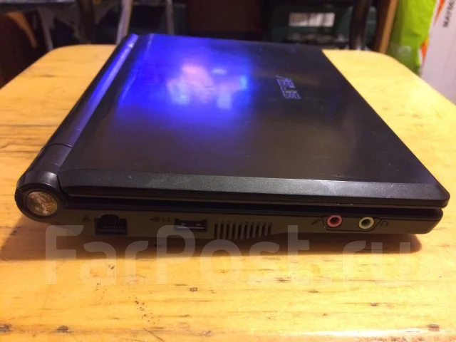 Asus Eee PC 900. 1����, ��� 1024 ��, ���� 20���, WiFi: 1, Bluetooth: 1, ����������� �� 5��. ����