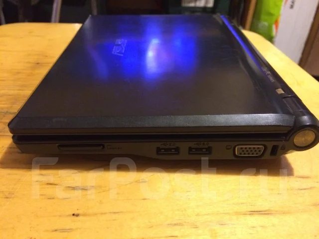 Asus Eee PC 900. 1����, ��� 1024 ��, ���� 20���, WiFi: 1, Bluetooth: 1, ����������� �� 5��. ����