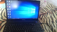 Samsung 300E5C. 2,5����, ��� 6 ��, ���� 500���, WiFi, Bluetooth, ����������� �� 3��. ����
