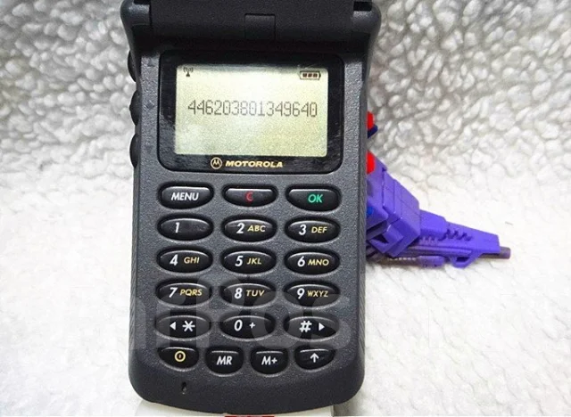 Motorola StarTAC 70. �����. ��� ����� �� ������������ ����