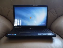 eMachines E725. 15.6", 2,1����, ��� 3072 ��, ���� 250���, WiFi: 1, Bluetooth: 1, ����������� �� 2��. ����