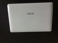 Asus Eee PC 1015BX. 1,0����, ��� 2048 ��, ���� 1���, WiFi, Bluetooth, ����������� �� 5��. ����