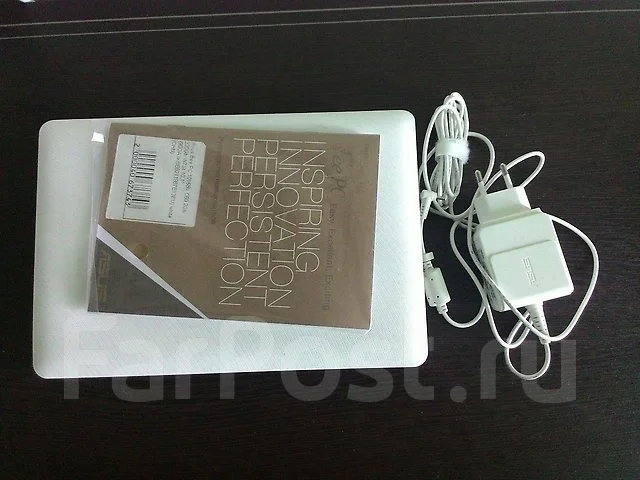 Asus Eee PC 1015BX. 1����, ��� 2048 ��, ���� 1���, WiFi: 1, Bluetooth: 1, ����������� �� 5��. ����