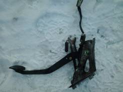 Педаль тормоза. Toyota Carina E, ,, SB153ABK00E061933