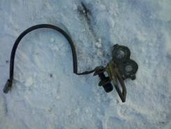 Петля замка багажника. Toyota Carina E, SB153ABK00E061933,, ,, SB153ABK00E061933