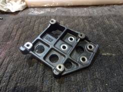 Крепление компрессора кондиционера. Mazda Demio, DW5W Двигатели: B5ME, B5E