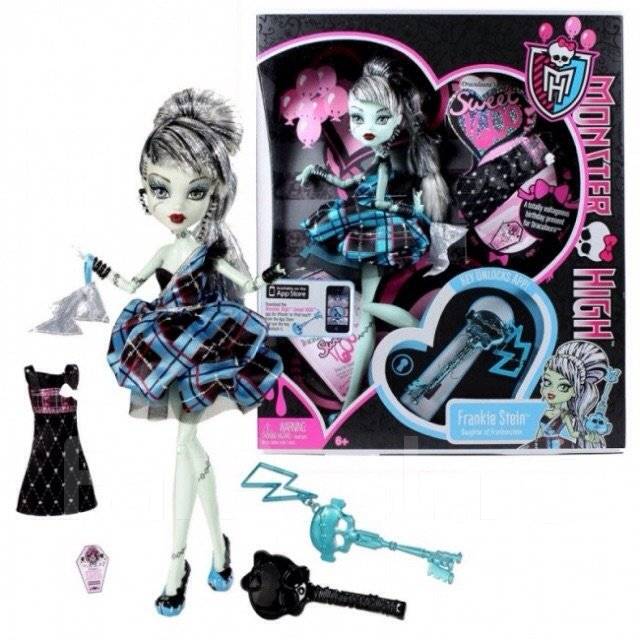 Кукла Monster High Фрэнки Штейн с питомцем выпуск 2022