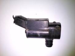 Мотор бачка омывателя. Toyota Vista, CV30, SV30, SV32, SV33, SV35, VZV30, VZV31 Toyota Camry, CV30, SV30, SV32, SV33, SV35, VZV30, VZV31 Toyota Starle...