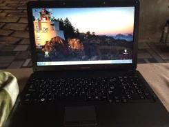 Samsung R525