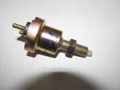 Концевик под педаль тормоза. Mitsubishi Delica Star Wagon, P23W, P23V, P35W, P24W, P45V, P25W, P07V, P25V, P17V, P06V, P05V, P05W, P15V, P27V, P03V, P...