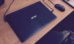 Asus K56C. 2,0����, ��� 4 ��, ���� 500���, WiFi, Bluetooth, ����������� �� 6��.