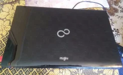 Fujitsu LifeBook A532. 2,5����, ��� 4 ��, ���� 4���, WiFi: 1, Bluetooth: 1 ����