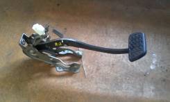 Педаль тормоза. Toyota Ractis, NCP100, SCP100, NCP105 Двигатель 1NZFE