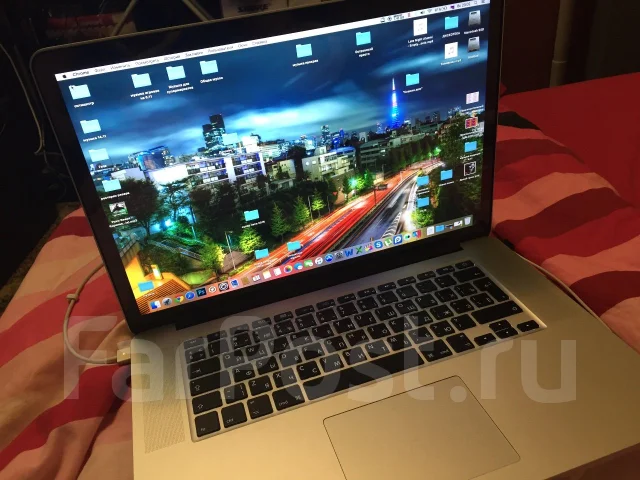 Apple MacBook Pro 15 2013 Early ME664 with Retina display. 15", 2,4����, ��� 8 ��, ���� 256���, WiFi: 1, Bluetooth: 1, ����������� �� 10��. ����