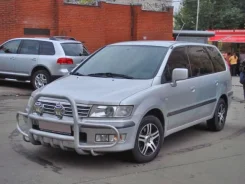 Mitsubishi Space Wagon ����