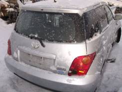 Toyota ist 2002г по запчастям