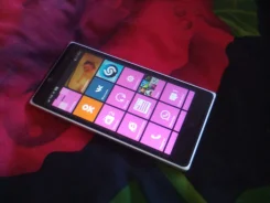 Nokia Lumia 830. �/�