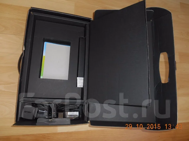 Asus Transformer Book. 11.6", 2,6����, ��� 4 ��, ���� 500���, WiFi: 1, Bluetooth: 1, ����������� �� 10��. ����