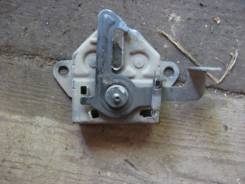 Замок капота. Mazda Demio, DW3W