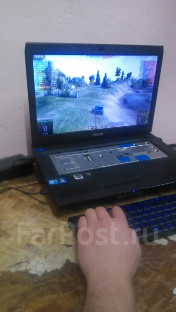 Asus ROG G73Jw. 17.3", 1,7����, ��� 8 ��, ���� 150���, WiFi: 1, Bluetooth: 1, ����������� �� 2��. ����
