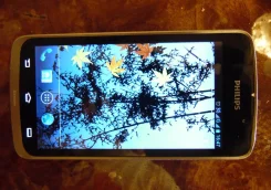 Philips Xenium W832. �/�