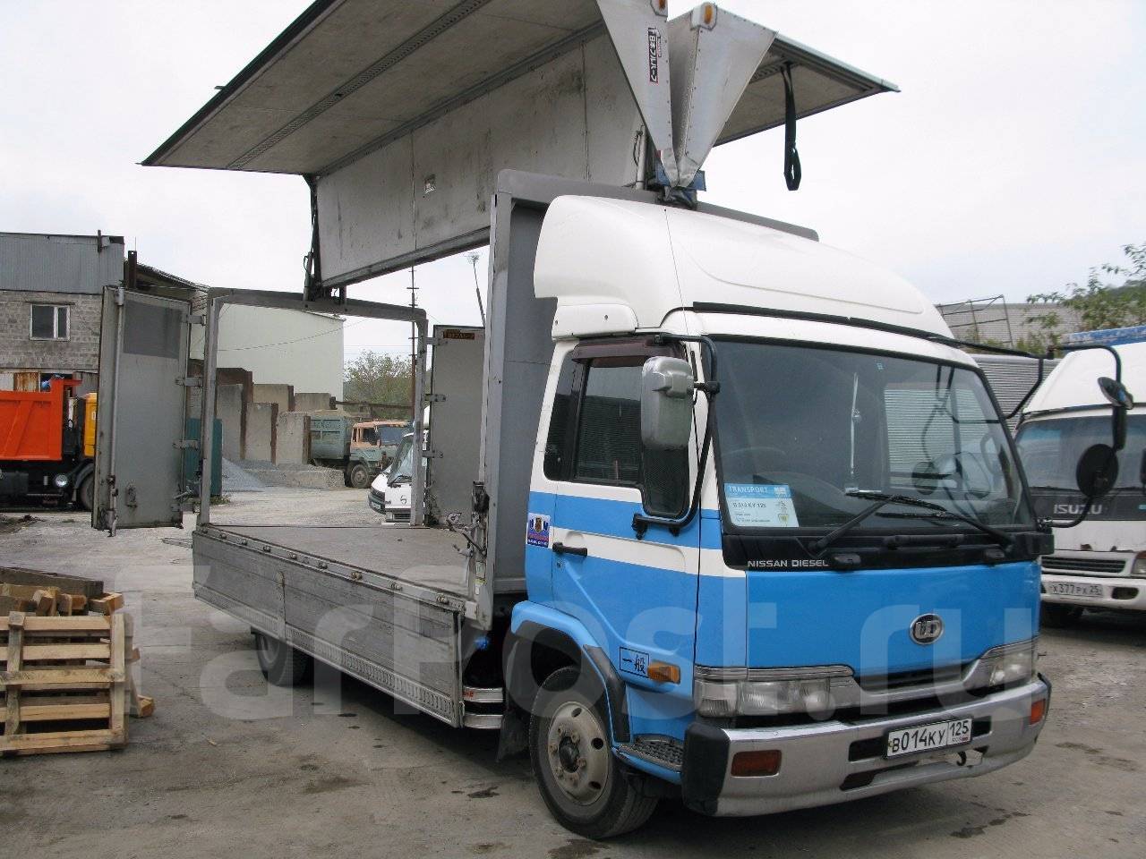 Nissan Condor Diesel эвакуатор