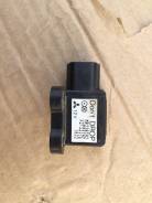 Датчик airbag. Mitsubishi: Strada, L200, Minica, Aspire, Lancer, Mirage, Montero Sport, Toppo BJ Wide, RVR, Toppo BJ, Pajero Mini, Pajero, Legnum, Cha...