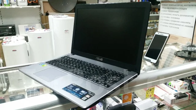 Asus X550V. 15.6", ��� 8 ��, ���� 500���, WiFi: 1, Bluetooth: 1 ����