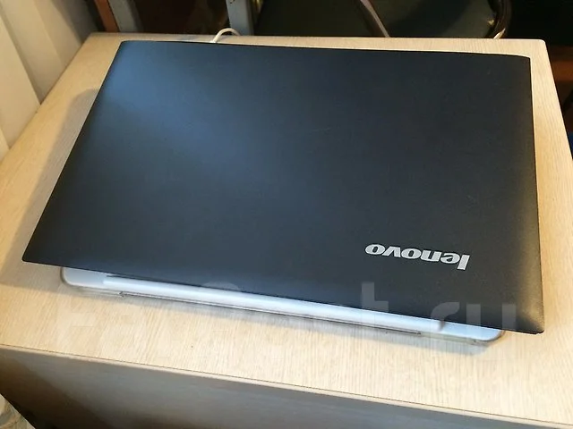 Lenovo B570. 15.6", 1,5����, ��� 2048 ��, ���� 320���, WiFi: 1, Bluetooth: 1, ����������� �� 4��. ����
