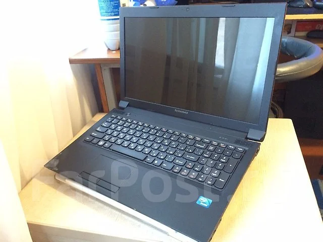 Lenovo B570. 15.6", 1,5����, ��� 2048 ��, ���� 320���, WiFi: 1, Bluetooth: 1, ����������� �� 4��. ����