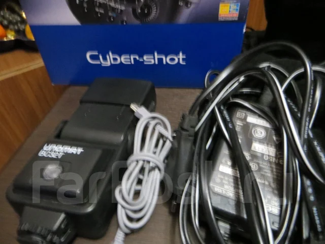 Sony Cyber-shot DSC-R1. 10 - 14.9 ��, ���: 5� ����