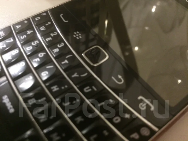 BlackBerry Bold 9900 ����