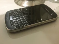 BlackBerry Bold 9900 ����
