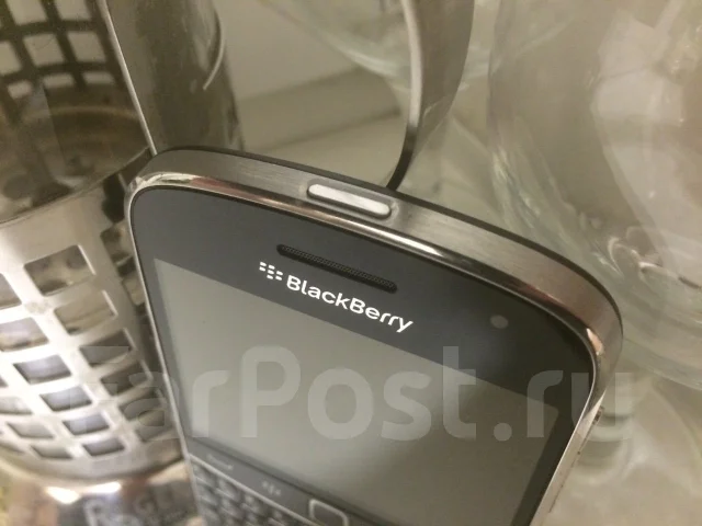 BlackBerry Bold 9900 ����