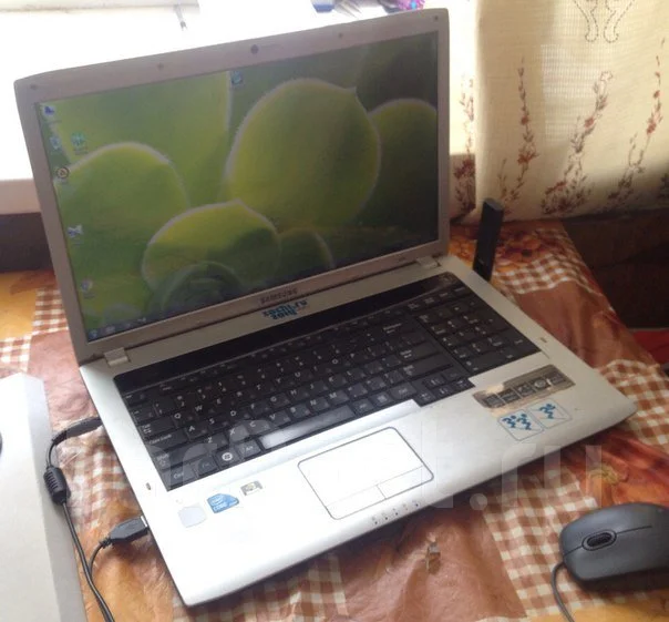 Samsung R730. 17", 2,5����, ��� 2048 ��, ���� 500���, WiFi: 1, ����������� �� 3��. ����