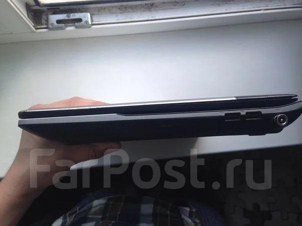 Samsung 300E5A-S05. 15.6", 2,4����, ��� 4 ��, ���� 500���, WiFi: 1, Bluetooth: 1 ����