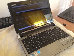 Acer Aspire One D250-0BK. 10.1", 1,6����, ��� 2048 ��, ���� 120���, WiFi, ����������� �� 2��.