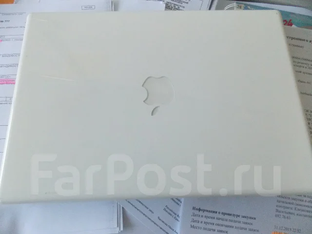Apple MacBook 13. 13.3", 2,4����, ��� 2048 ��, ���� 320���, WiFi: 1, Bluetooth: 1, ����������� �� 6��. ����